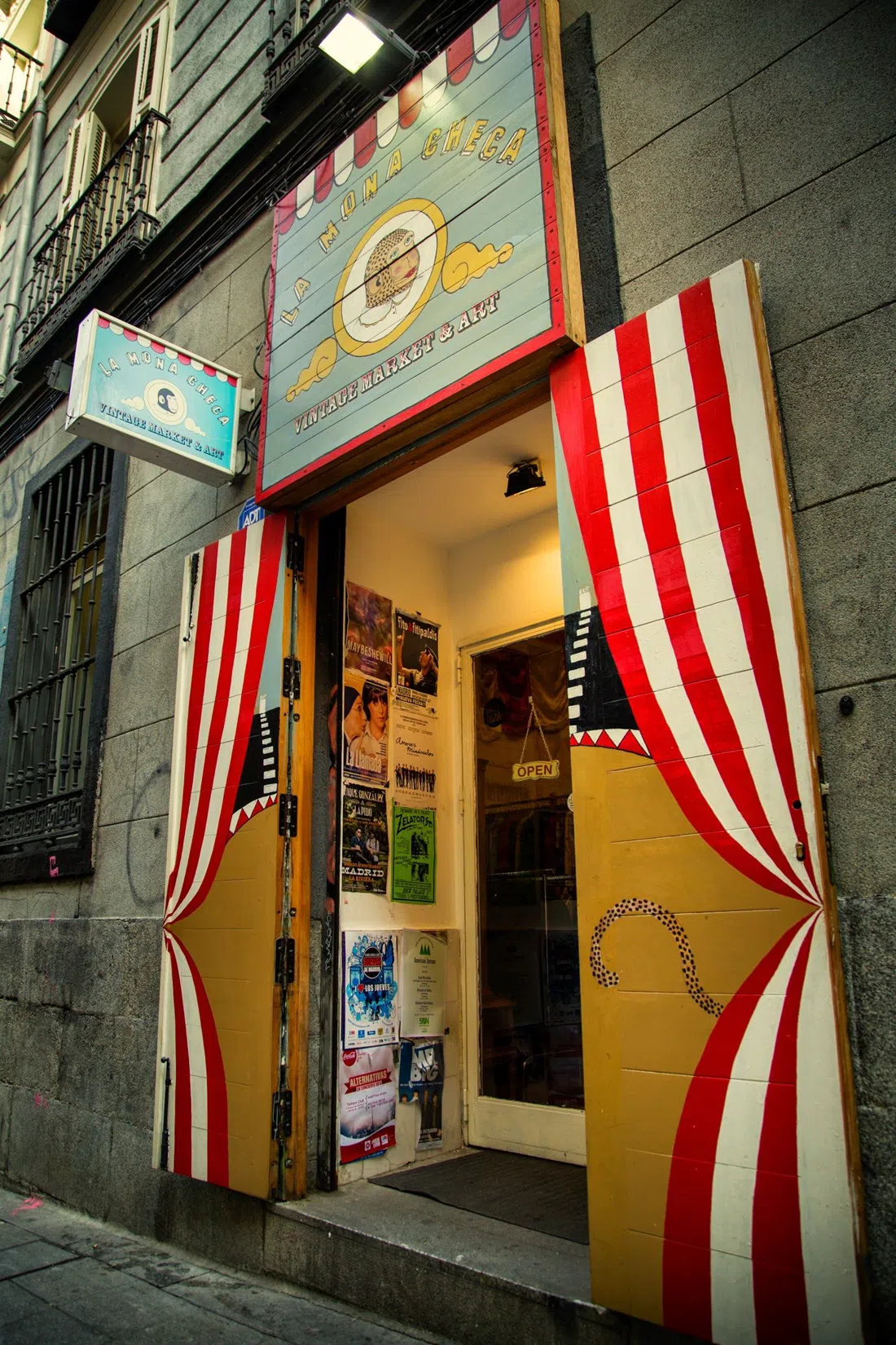 La Mona Checa, Madrid